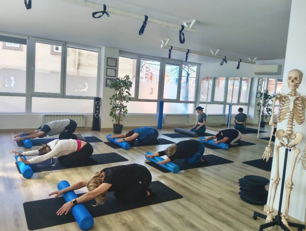 Clases de pilates mat en grupo e individuales en Torrelavega